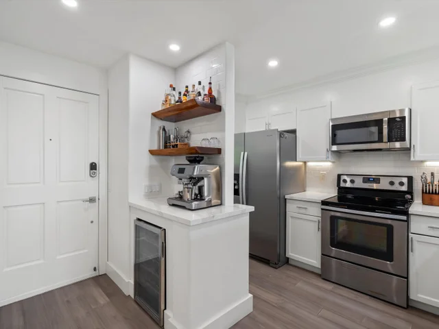 Listing Image for 3950 Kalai Waa St C202 9 of 33