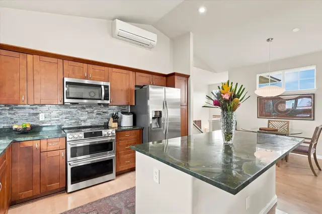 Listing Image for 679 Komo Ohia St 5 of 40