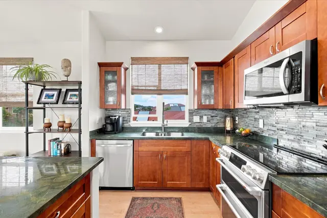 Listing Image for 679 Komo Ohia St 6 of 40