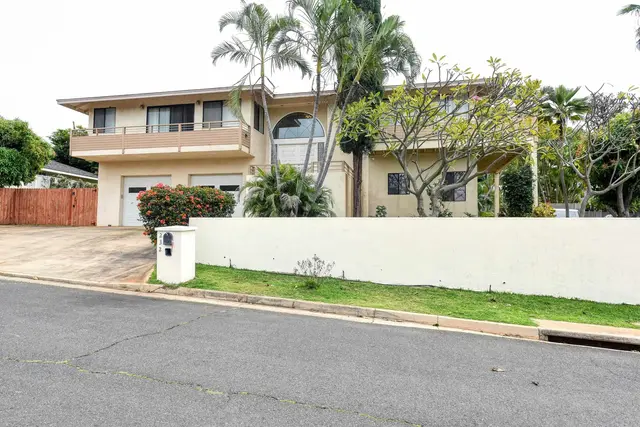 Listing Image for 232 Aukahi St 1 of 31