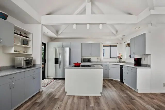 Listing Image for 232 Aukahi St 4 of 31
