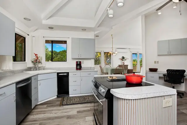 Listing Image for 232 Aukahi St 5 of 31
