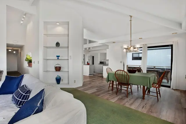 Listing Image for 232 Aukahi St 9 of 31
