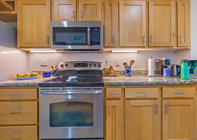 Listing Image for 3708 Lower Honoapiilani Rd E-33 8 of 19
