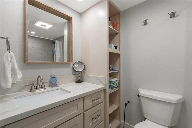 Listing Image for 52 Kopi Ln 11-102 30 of 33