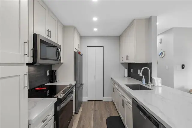 Listing Image for 52 Kopi Ln 11-102 7 of 33