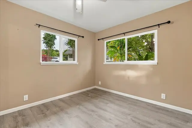 Listing Image for 328 Kaomi Pl 11 of 40