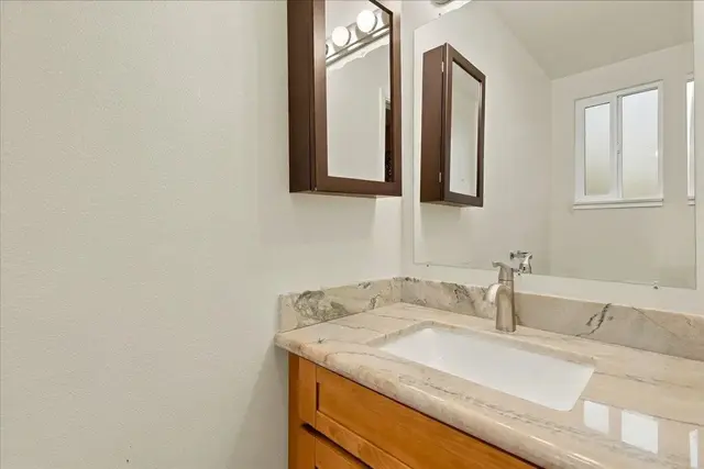 Listing Image for 328 Kaomi Pl 13 of 40