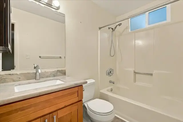 Listing Image for 328 Kaomi Pl 14 of 40