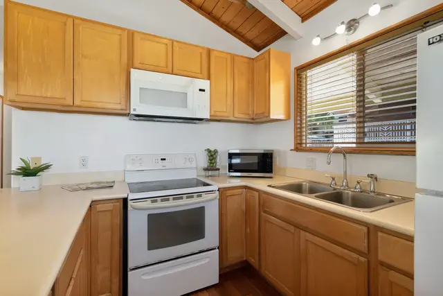 Listing Image for 30 Puakea Pl 10 of 27