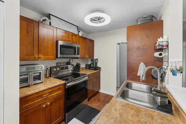 Listing Image for 480 Kenolio Rd 16-205 3 of 16