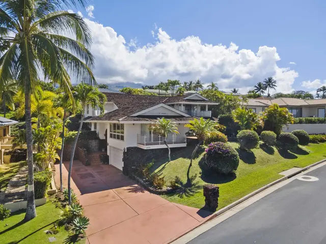 Listing Image for 3919 Waakaula Pl 4 of 35