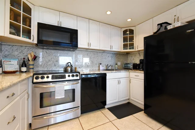 Listing Image for 3875 Lower Honoapiilani Rd A-205 14 of 48