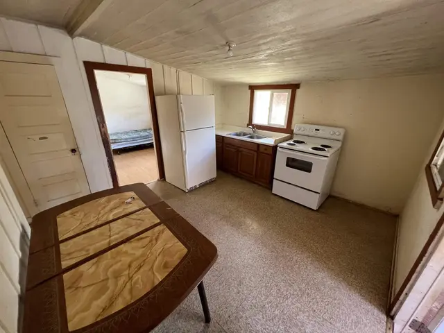 Listing Image for 1806 Epane St 11 of 19