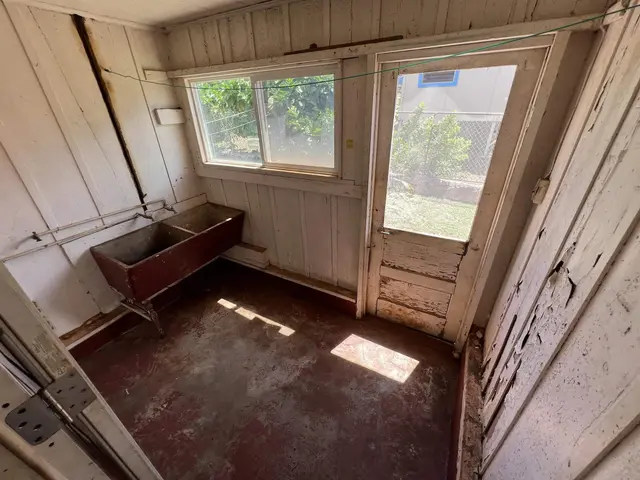 Listing Image for 1806 Epane St 12 of 19