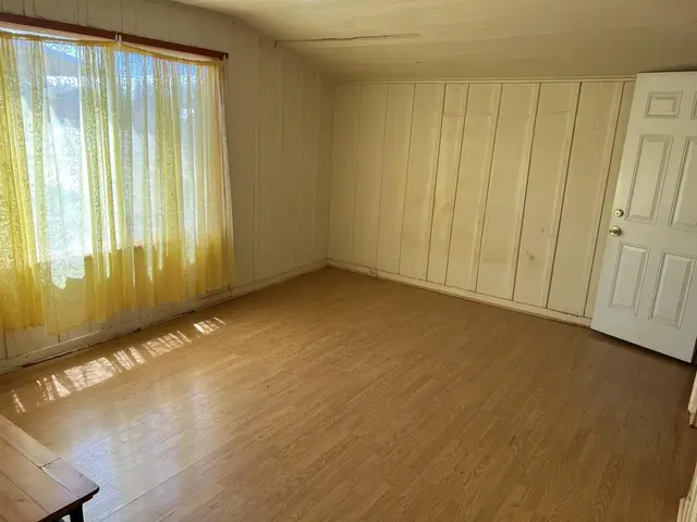 Listing Image for 1806 Epane St 3 of 19