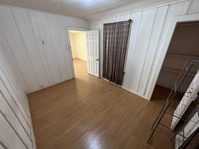 Listing Image for 1806 Epane St 7 of 19