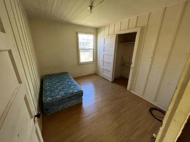 Listing Image for 1806 Epane St 8 of 19