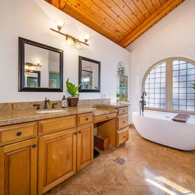 Listing Image for 185 Auhana Rd Unit B 10 of 41