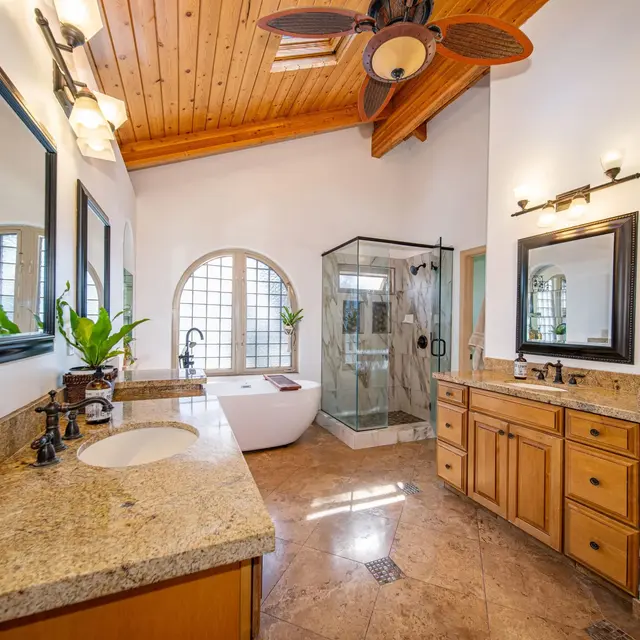 Listing Image for 185 Auhana Rd Unit B 9 of 41