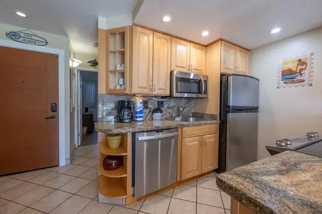 Listing Image for 3975 Lower Honoapiilani Rd 108 14 of 30