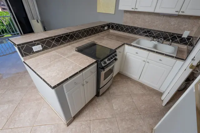 Listing Image for 3660 Lower Honoapiilani Rd 411 16 of 41