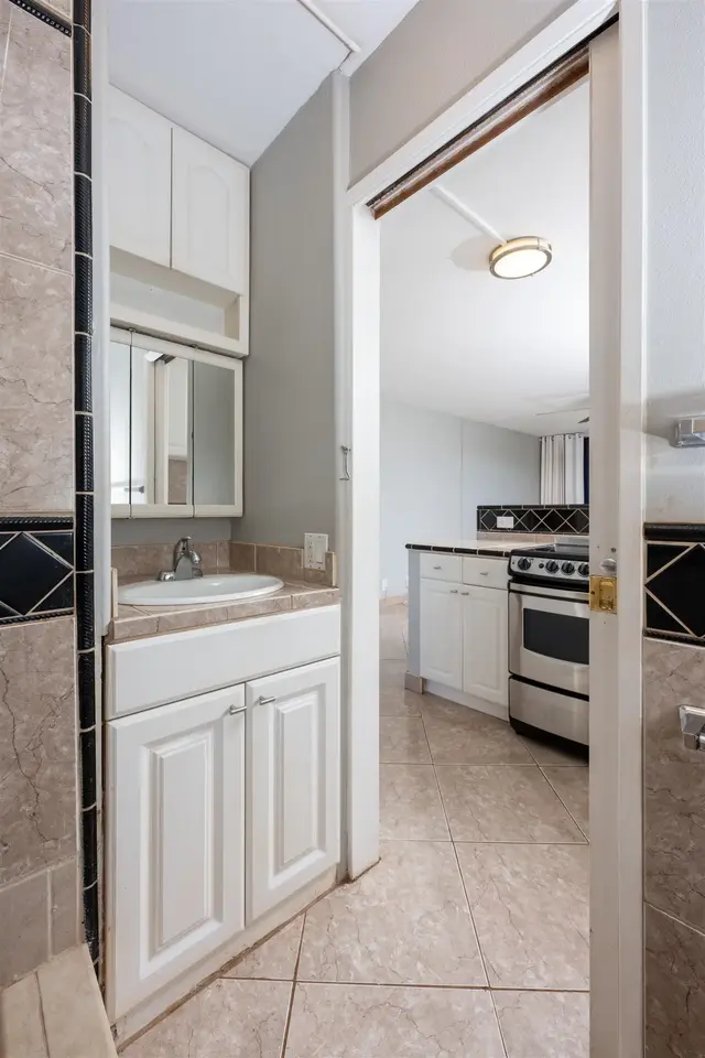 Listing Image for 3660 Lower Honoapiilani Rd 411 26 of 41