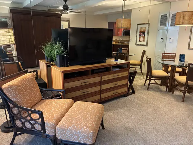 Listing Image for 2481 Kaanapali Pkwy 214 Y 8 of 27
