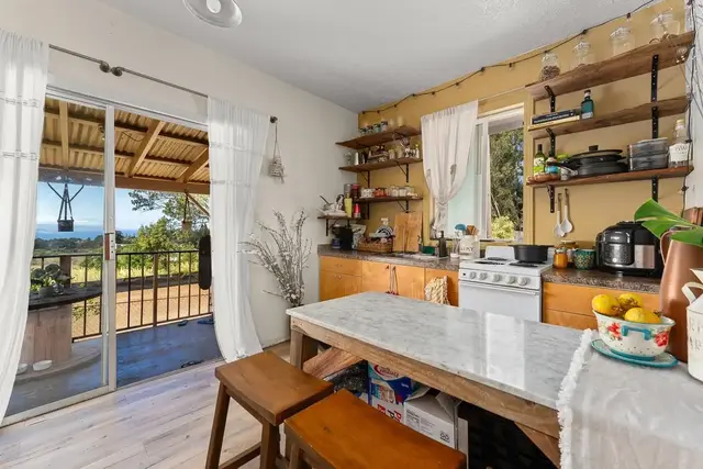 Listing Image for 2970 Kailiili Rd 1-b 28 of 47