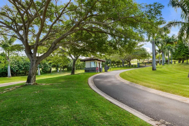 Listing Image for 600 Mahana Ridge St 3 of 28