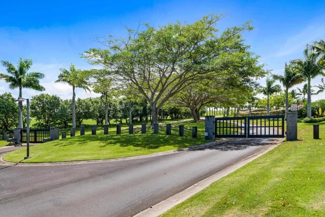 Listing Image for 600 Mahana Ridge St 9 of 28