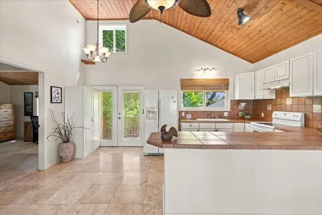 Listing Image for 1210 Uluniu Rd Unit 1 17 of 50