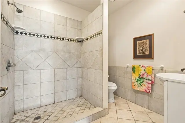 Listing Image for 1210 Uluniu Rd Unit 1 25 of 50
