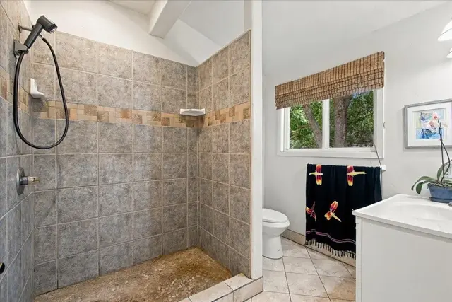 Listing Image for 1210 Uluniu Rd Unit 1 35 of 50