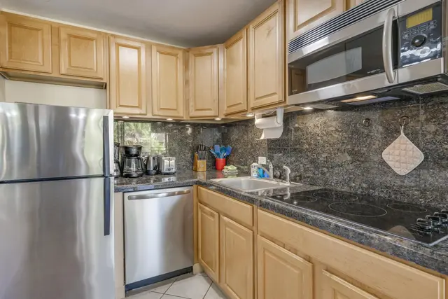 Listing Image for 3601 Lower Honoapiilani Rd 418 4 of 35