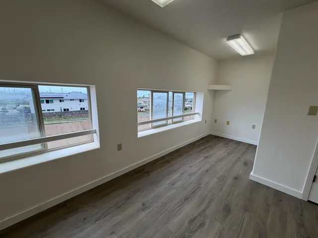 Emerald Plaza Center E5 Upstairs - 154 Kupuohi St E5 Upstairs, Lahaina, 409114 - 5/10
