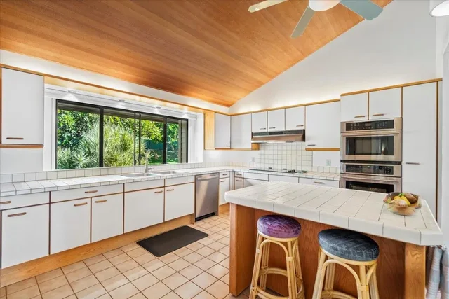 Listing Image for 50 Puu Anoano St 3304 7 of 43