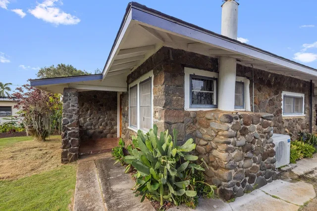 Listing Image for 1697 Haiku Rd 2 of 48