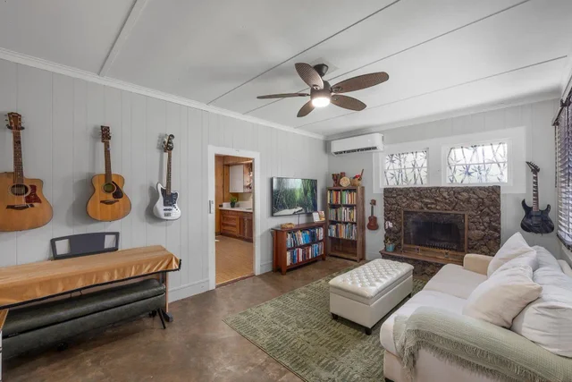 Listing Image for 1697 Haiku Rd 3 of 48