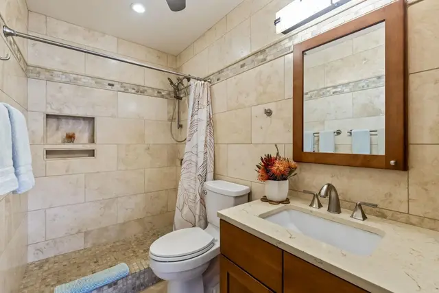 Listing Image for 49 W Lipoa St 204 27 of 50