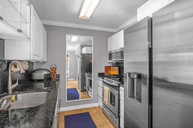 Listing Image for 160 Keonekai Rd 11-104 15 of 42