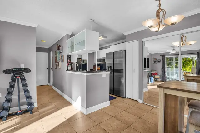 Listing Image for 160 Keonekai Rd 11-104 17 of 42