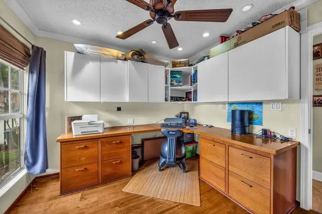 Listing Image for 160 Keonekai Rd 11-104 19 of 42