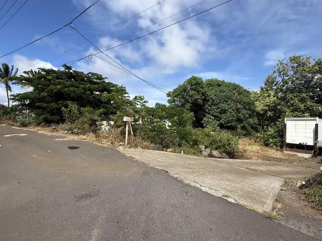 Listing Image for 496 Kalua Rd 2 of 3