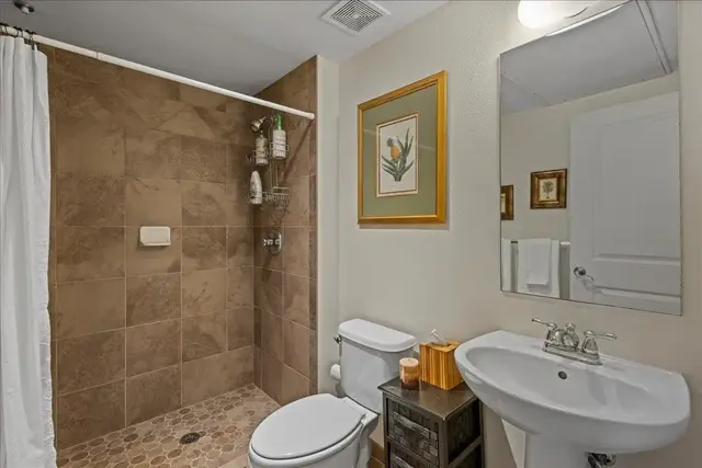 Listing Image for 3710 Lower Honoapiilani Rd F22 10 of 17