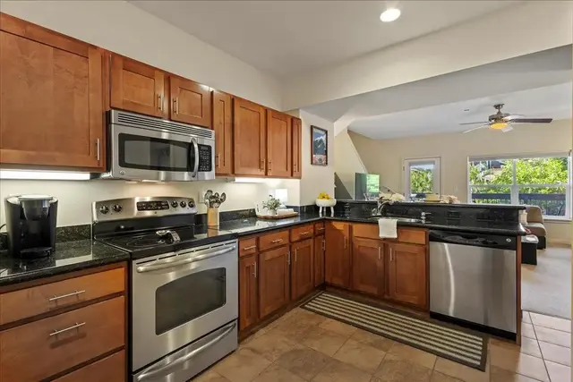 Listing Image for 3710 Lower Honoapiilani Rd F22 5 of 17