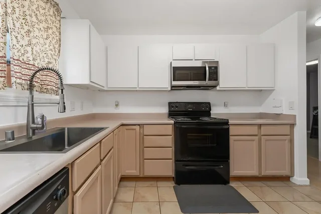 Listing Image for 1366 Kawika St 10 of 36