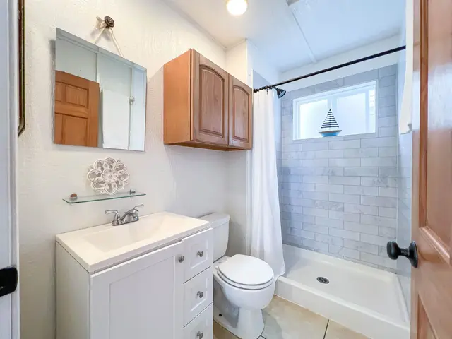 Listing Image for 40 Huina Pl 22 of 30