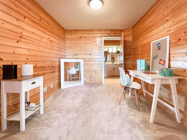 Listing Image for 40 Huina Pl 23 of 30
