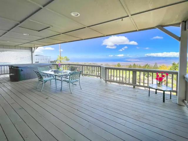 Listing Image for 40 Huina Pl 25 of 30